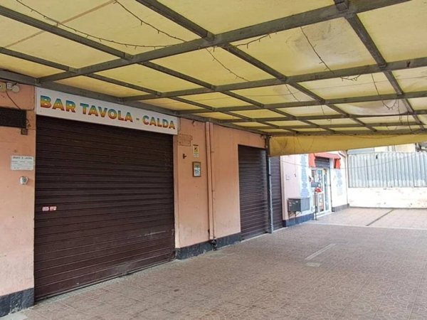 negozio in affitto a Roma in zona Finocchio