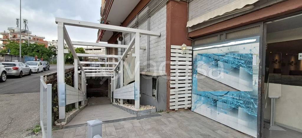 negozio in affitto a Roma in zona Borghesiana