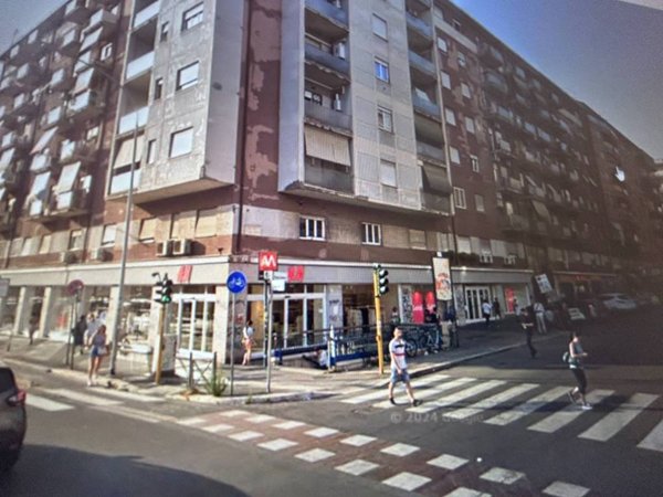 negozio in affitto a Roma in zona Cinecittà