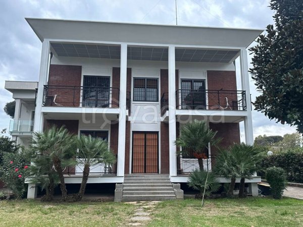 casa indipendente in affitto a Roma in zona Casal Palocco