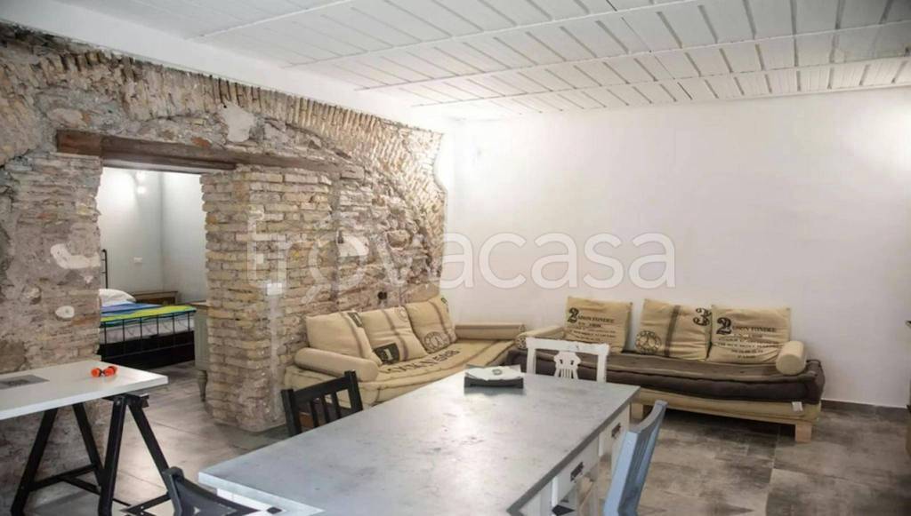 monolocale in affitto a Roma in zona Tuscolano