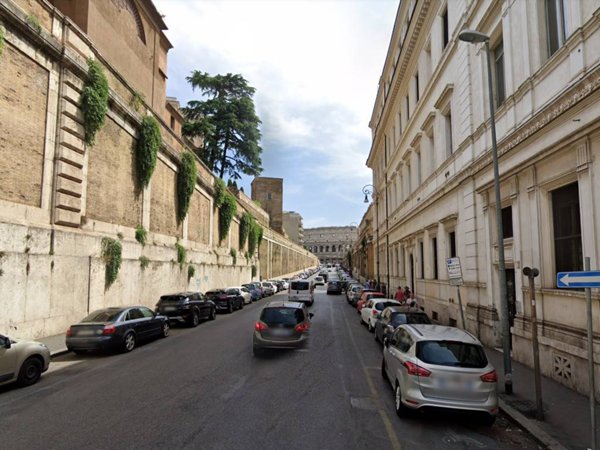 negozio in affitto a Roma in zona Rione Monti/Campitelli