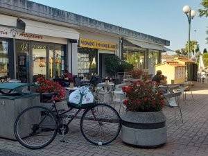 negozio in affitto a Roma in zona Infernetto