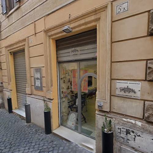 negozio in affitto a Roma in zona Rione Borgo