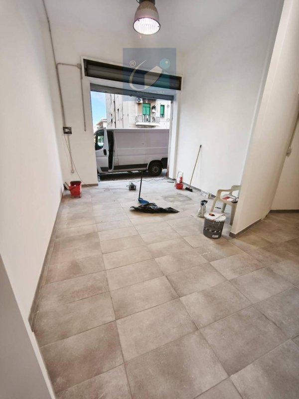 locale commerciale in affitto a Roma