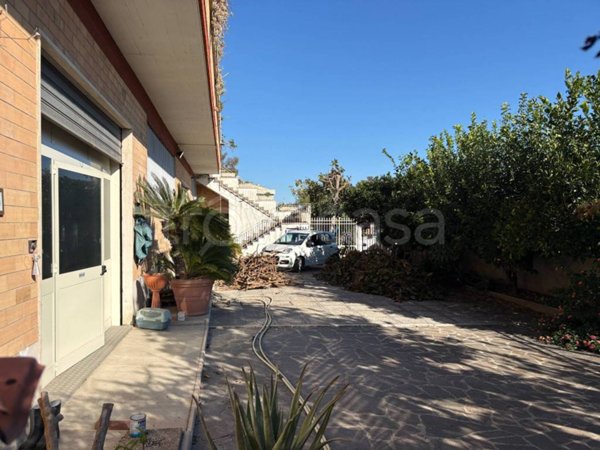 locale commerciale in affitto a Roma in zona Casalotti