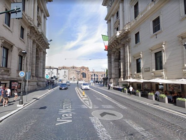 negozio in affitto a Roma in zona Rione Monti/Campitelli