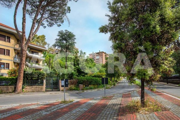 ufficio in affitto a Roma in zona Torrino