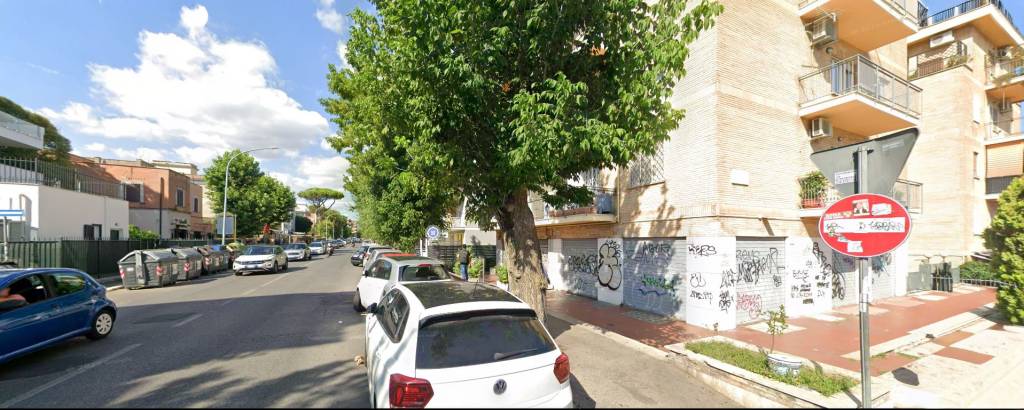negozio in affitto a Roma in zona Torrevecchia