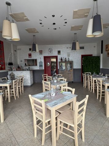 negozio in affitto a Roma in zona Infernetto