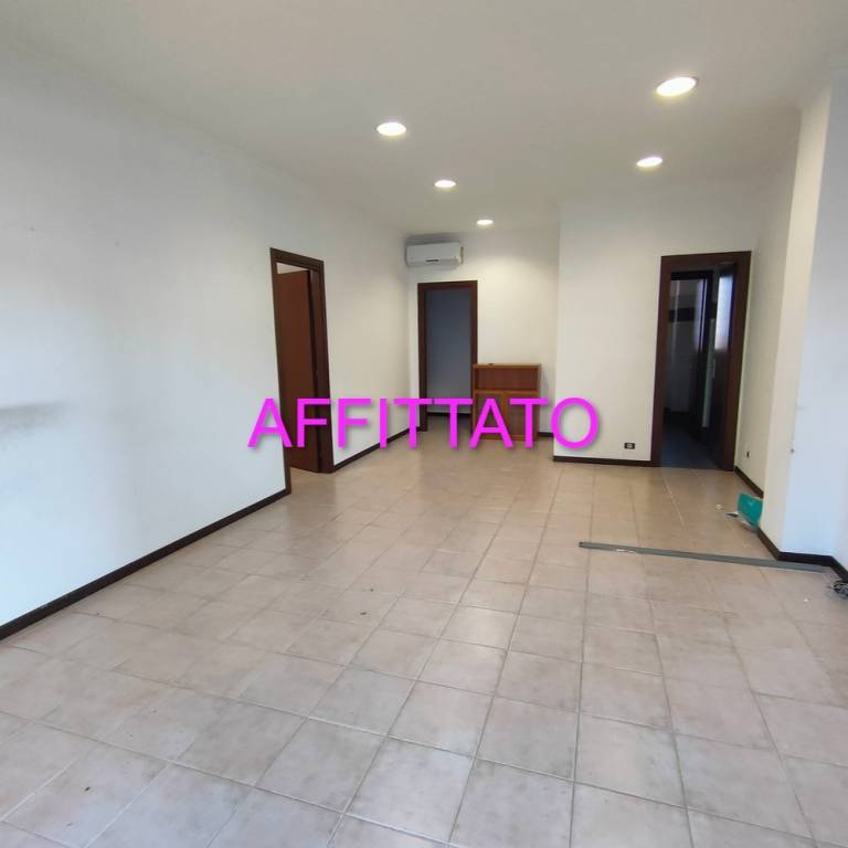 negozio in affitto a Roma in zona Corviale