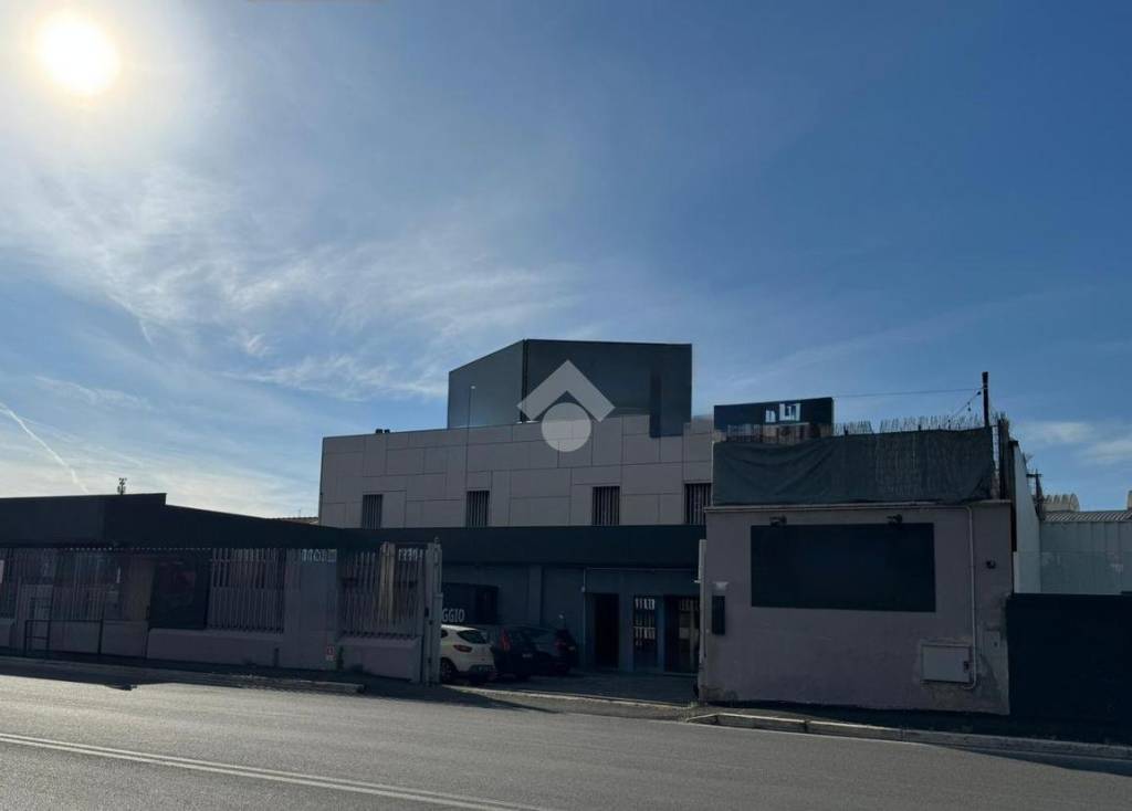 negozio in affitto a Roma in zona Pietralata