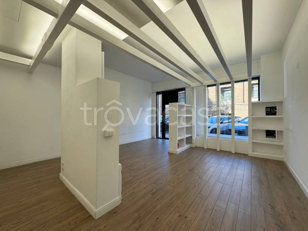 negozio in affitto a Roma in zona Nomentano