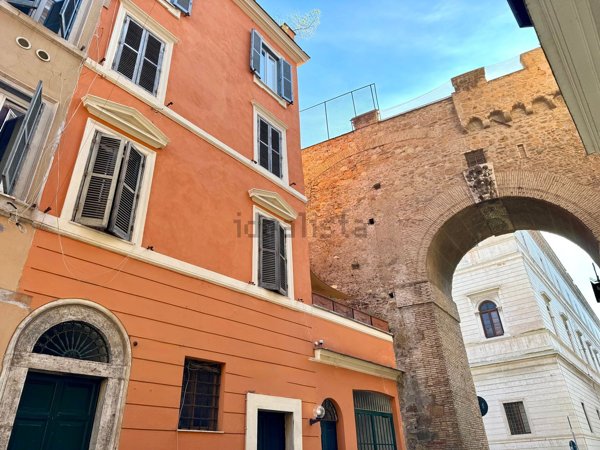 appartamento in affitto a Roma in zona Rione Borgo