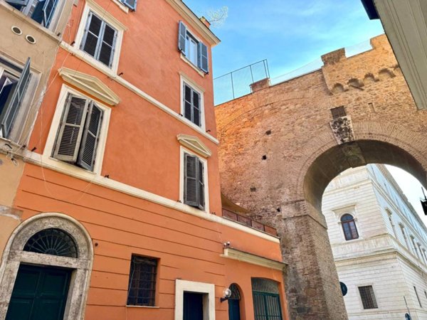 appartamento in affitto a Roma in zona Rione Borgo