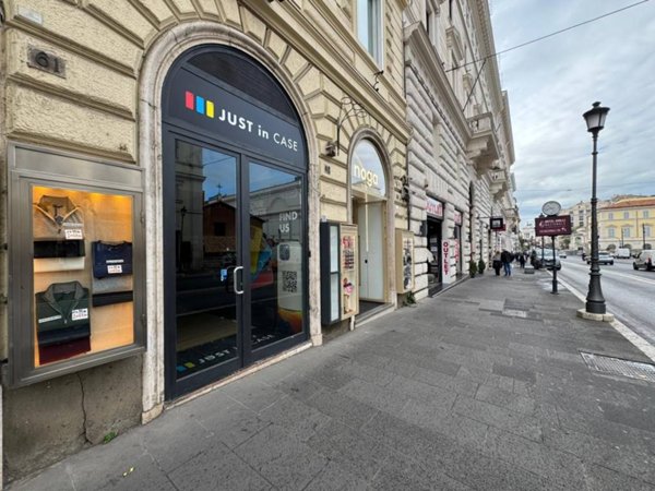 negozio in affitto a Roma in zona Rione Monti/Campitelli