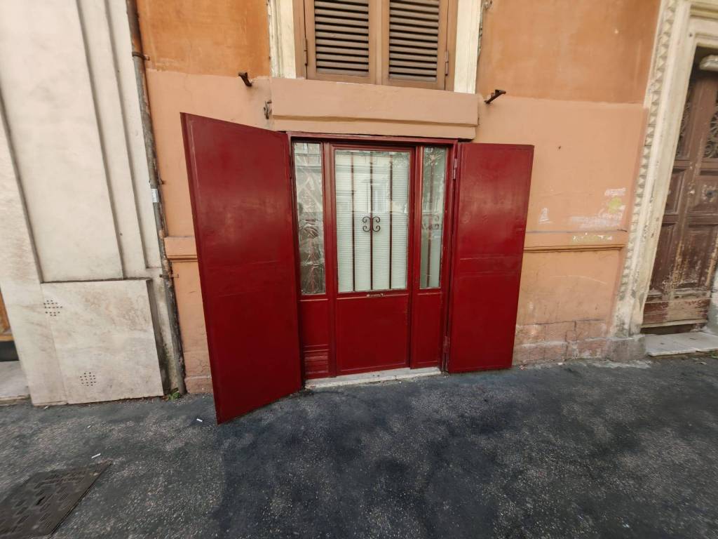 negozio in affitto a Roma