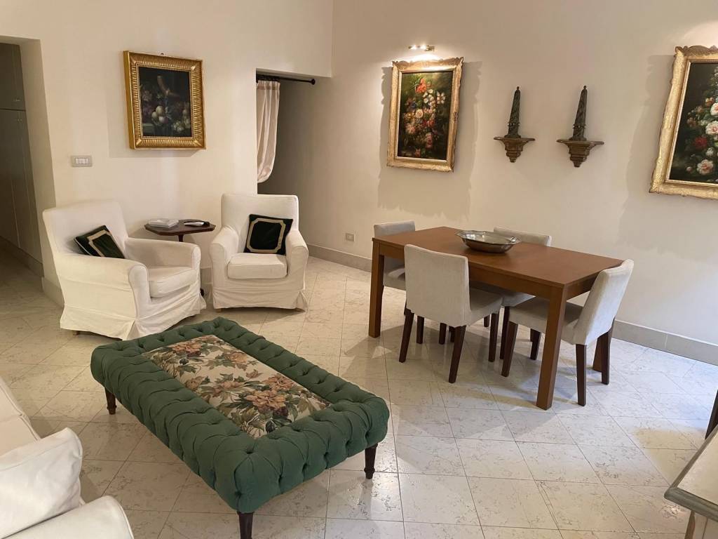 appartamento in affitto a Roma in zona Trevi-Colonna