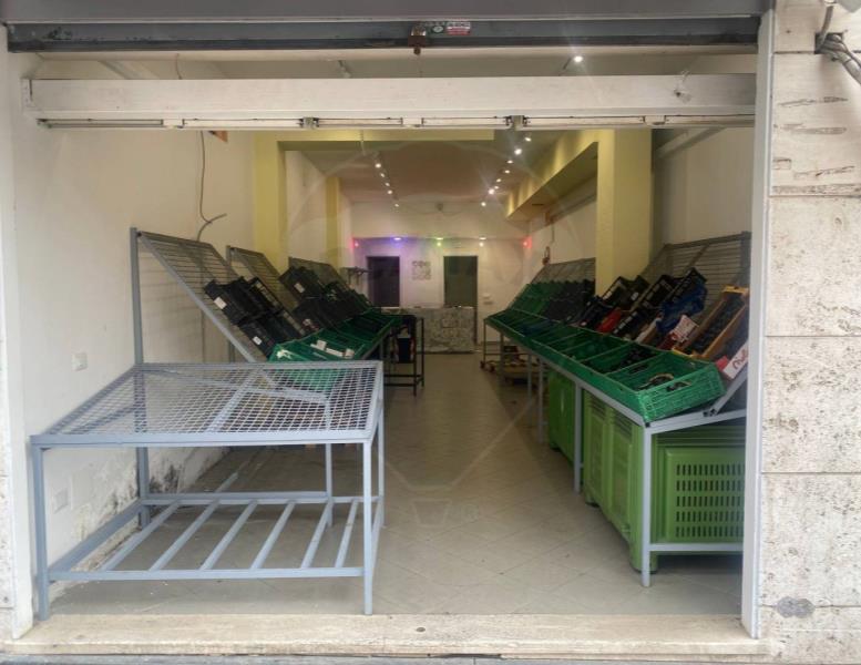 locale commerciale in affitto a Roma in zona San Basilio