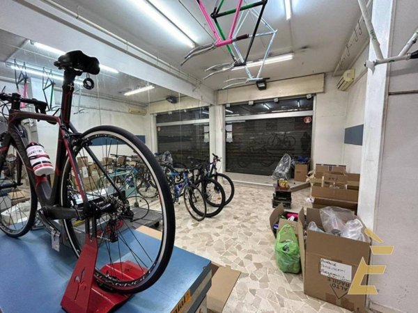 locale commerciale in affitto a Roma in zona Don Bosco