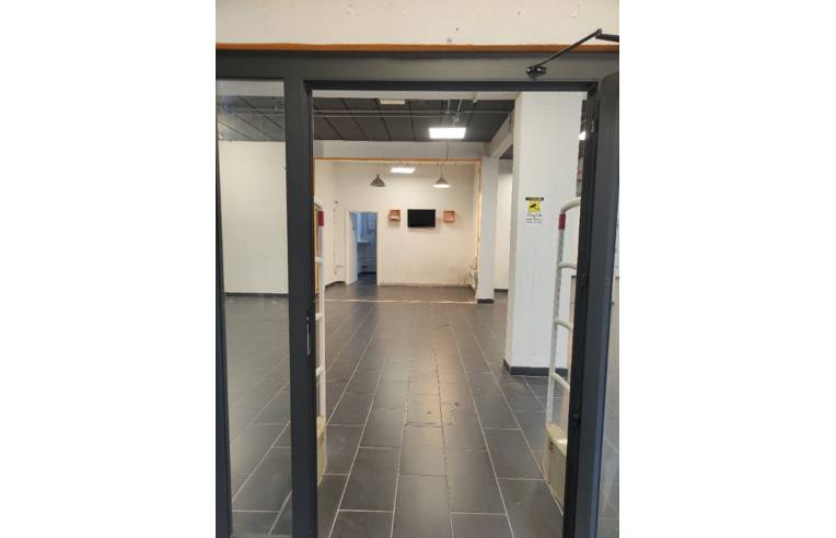 locale commerciale in affitto a Roma in zona Osteria del Curato