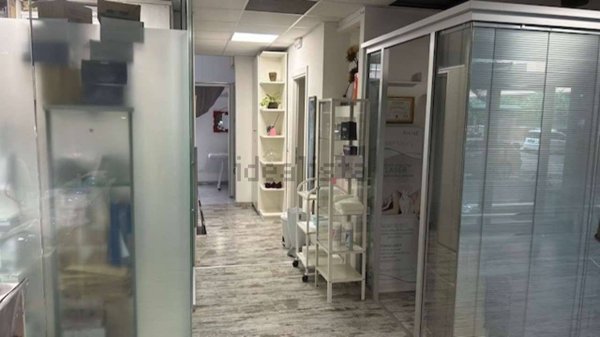 locale commerciale in affitto a Roma in zona Torrino