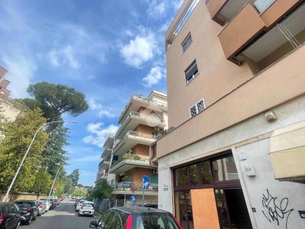 negozio in affitto a Roma in zona Monte Sacro/Talenti