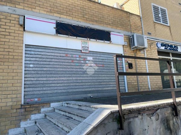 negozio in affitto a Roma in zona San Basilio