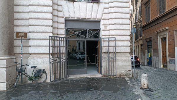 locale commerciale in affitto a Roma in zona Campo Marzio