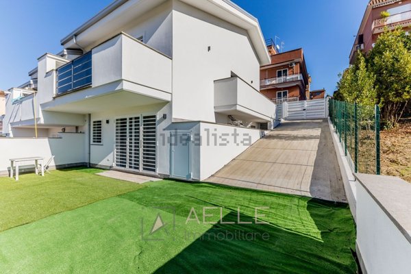 casa indipendente in affitto a Roma in zona Acilia