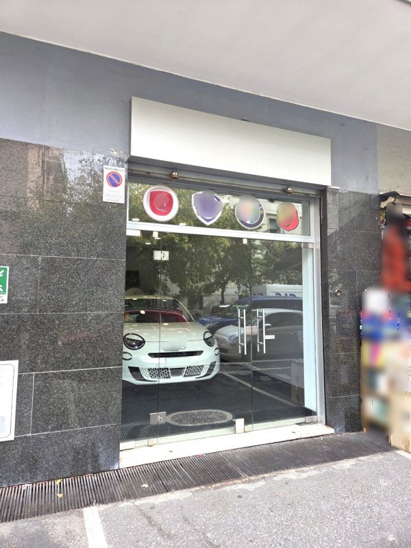 negozio in affitto a Roma
