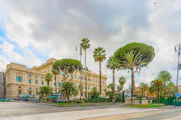 negozio in affitto a Roma in zona Rione Prati