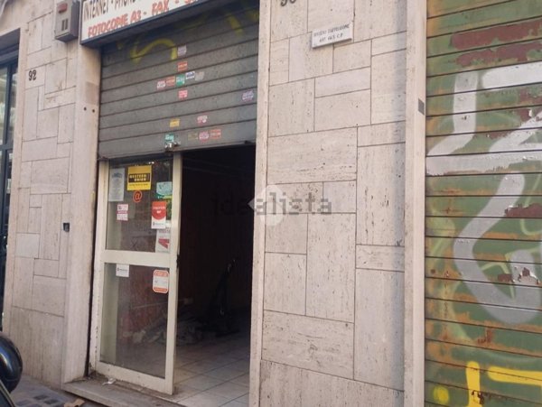 locale commerciale in affitto a Roma in zona Appio Latino