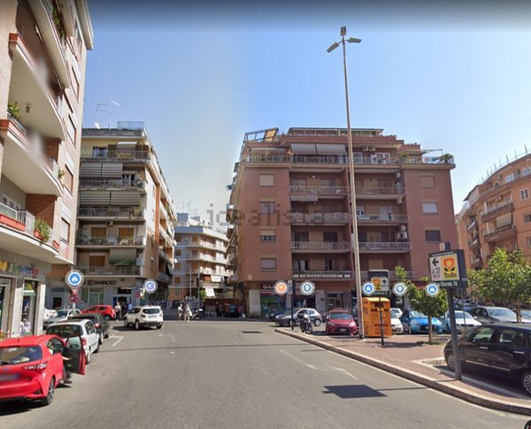 locale commerciale in affitto a Roma in zona Aurelio