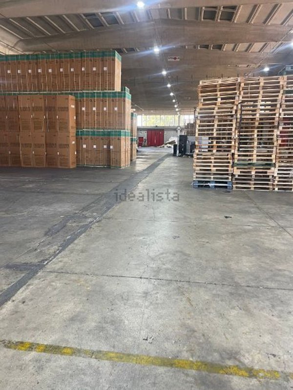 locale di sgombero in affitto a Roma in zona Tor Cervara