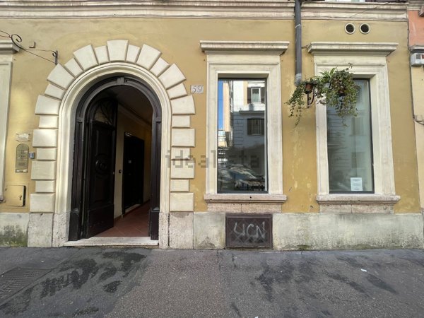 locale di sgombero in affitto a Roma in zona Campo Marzio