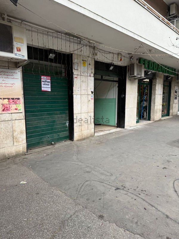negozio in affitto a Roma in zona Portuense