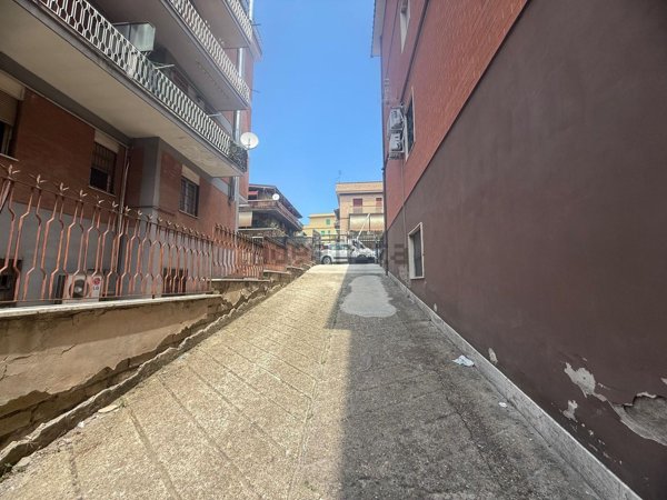 locale di sgombero in affitto a Roma in zona Tor Vergata/Torrenova