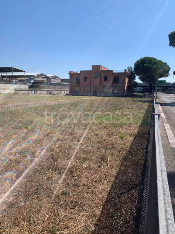 negozio in affitto a Roma in zona Tor Sapienza