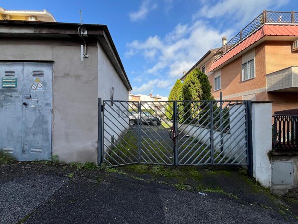 casa semindipendente in affitto a Roma in zona Tomba di Nerone