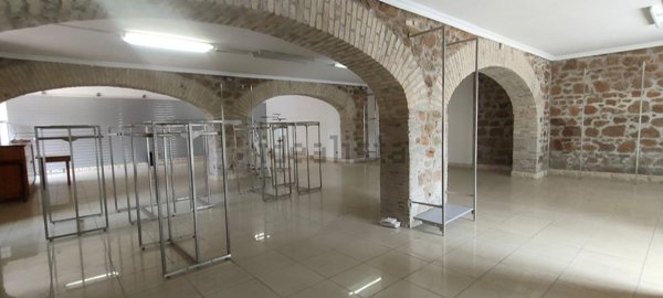 locale commerciale in affitto a Roma in zona Casal Morena