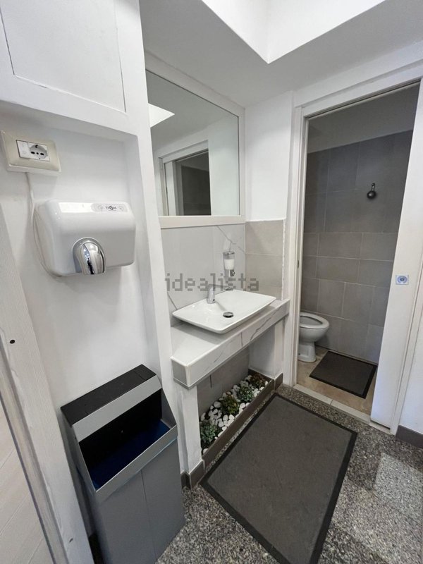 negozio in affitto a Roma in zona Collatino