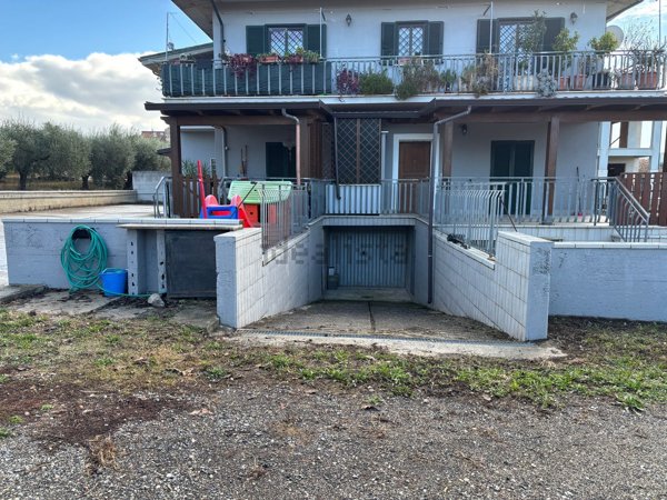 locale di sgombero in affitto a Roma in zona Tor Bella Monaca