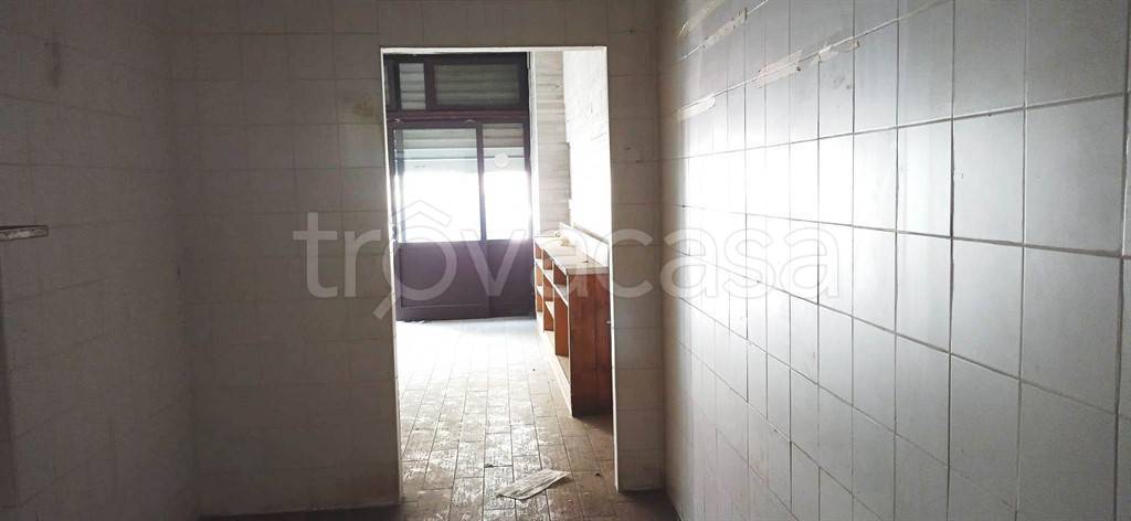 negozio in affitto a Roma in zona Rione Borgo