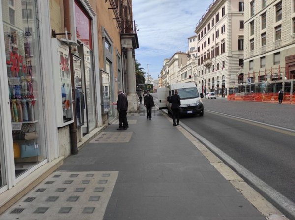 locale commerciale in affitto a Roma in zona Rione Monti/Campitelli