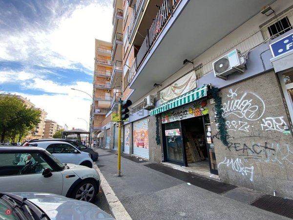 negozio in affitto a Roma