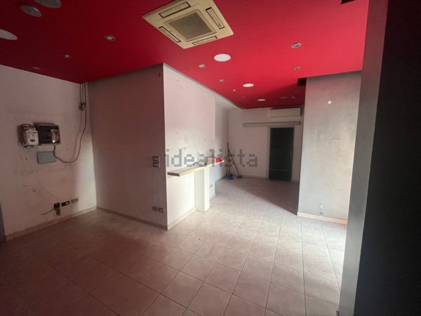 locale commerciale in affitto a Roma in zona Don Bosco