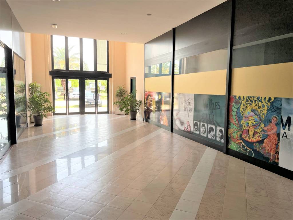 negozio in affitto a Roma in zona Ostia