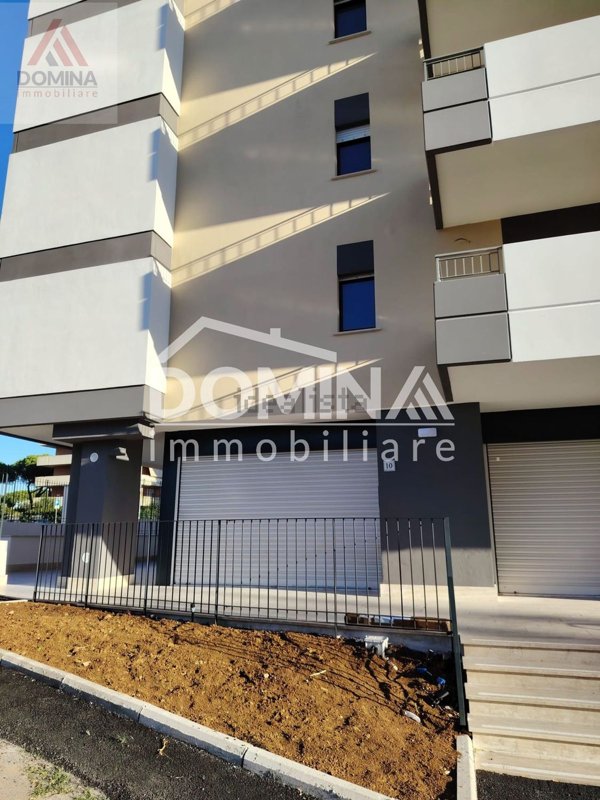 locale commerciale in affitto a Roma in zona Ponte di Nona