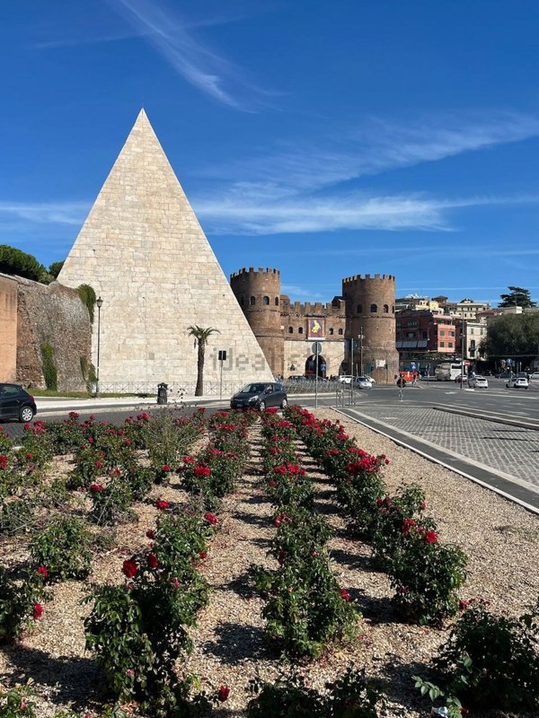 locale commerciale in affitto a Roma in zona Ostiense